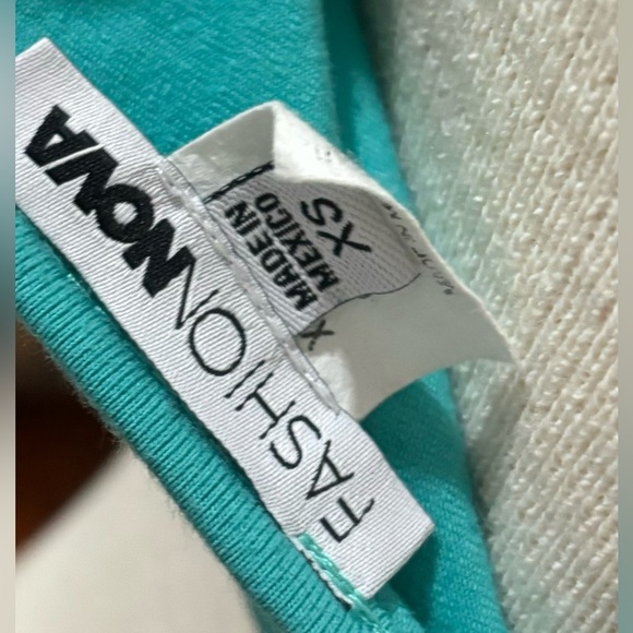 Fashion Nova Be Kind Turquoise Halter Top Size XS - Picture 3 of 3